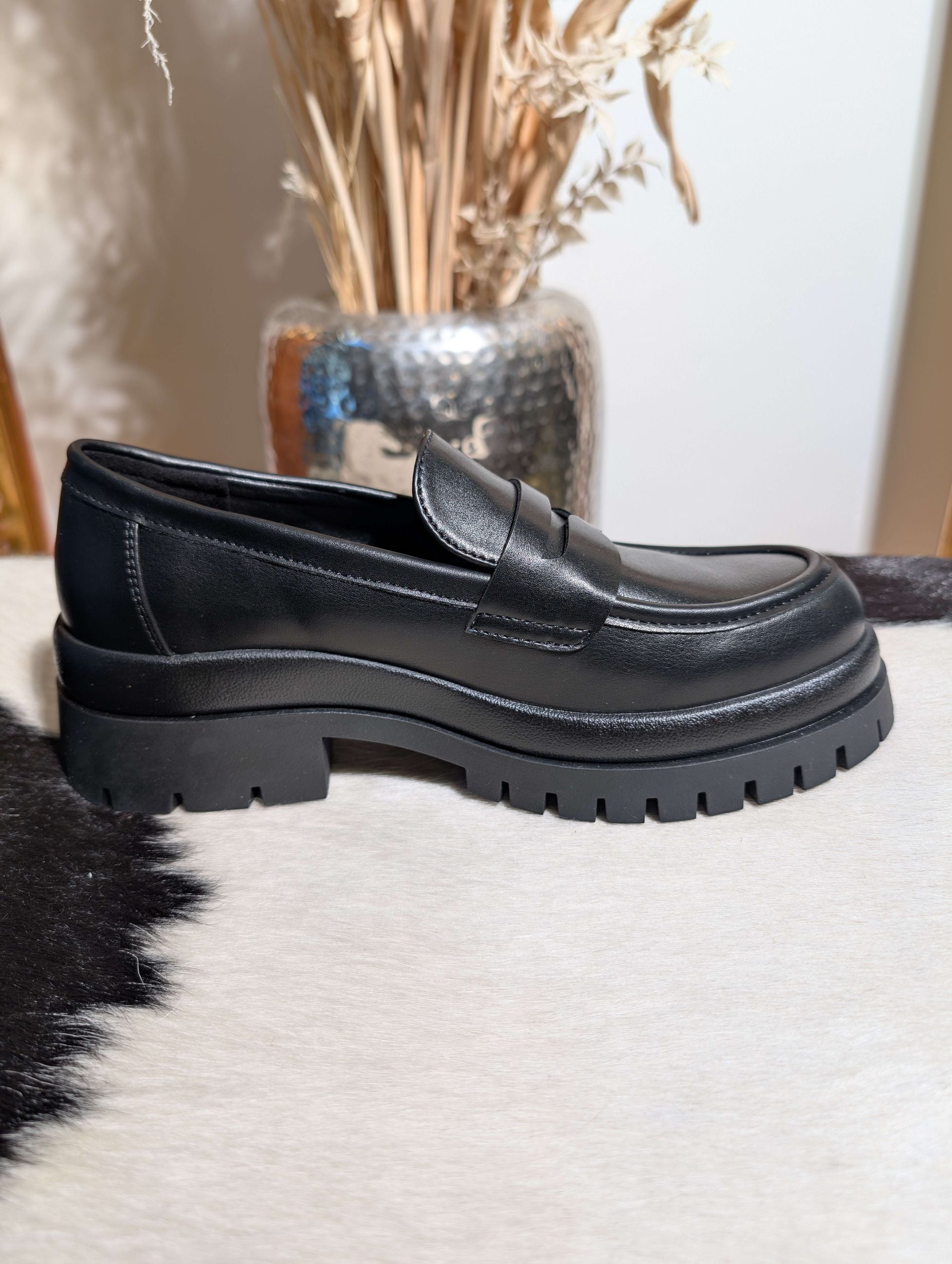 Mocassino bon ton nero in vera pelle con suola carrarmato - GOLD & GOLD