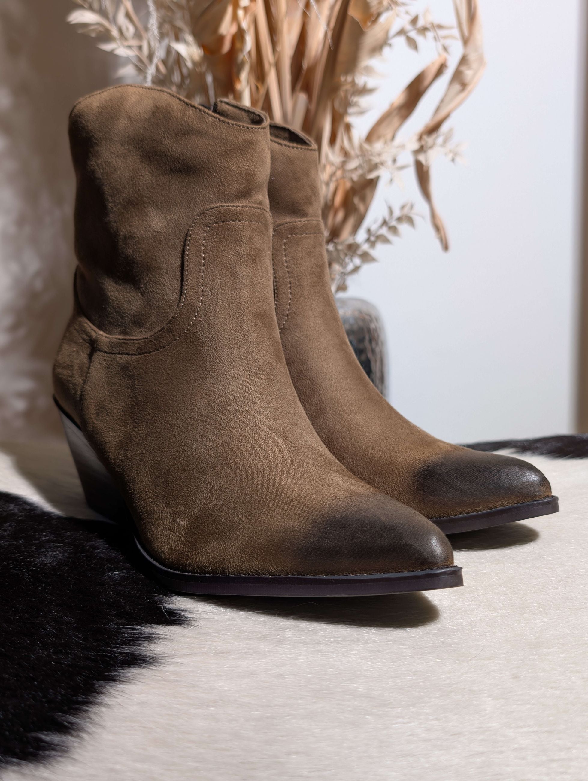 Texano in suede color cammello con trattamento used - GOLD & GOLD