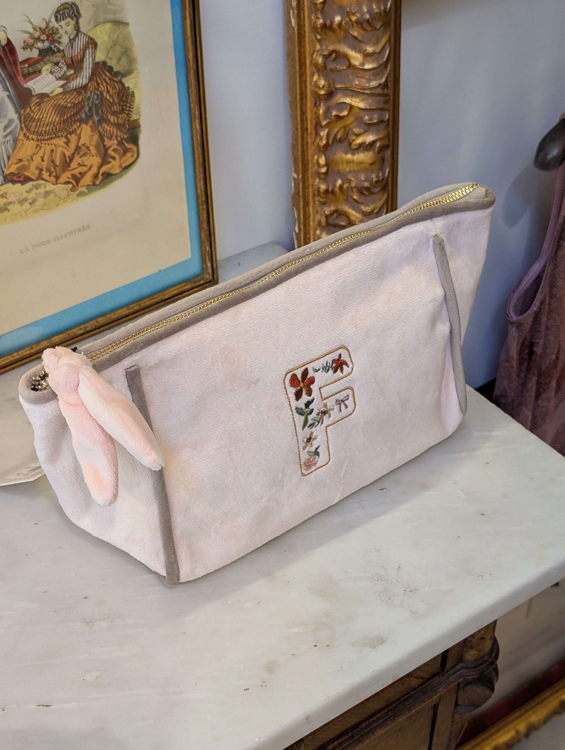 POUCH EMBROIDERY LETTERA F CIPRIA/TORTORA - NALI'