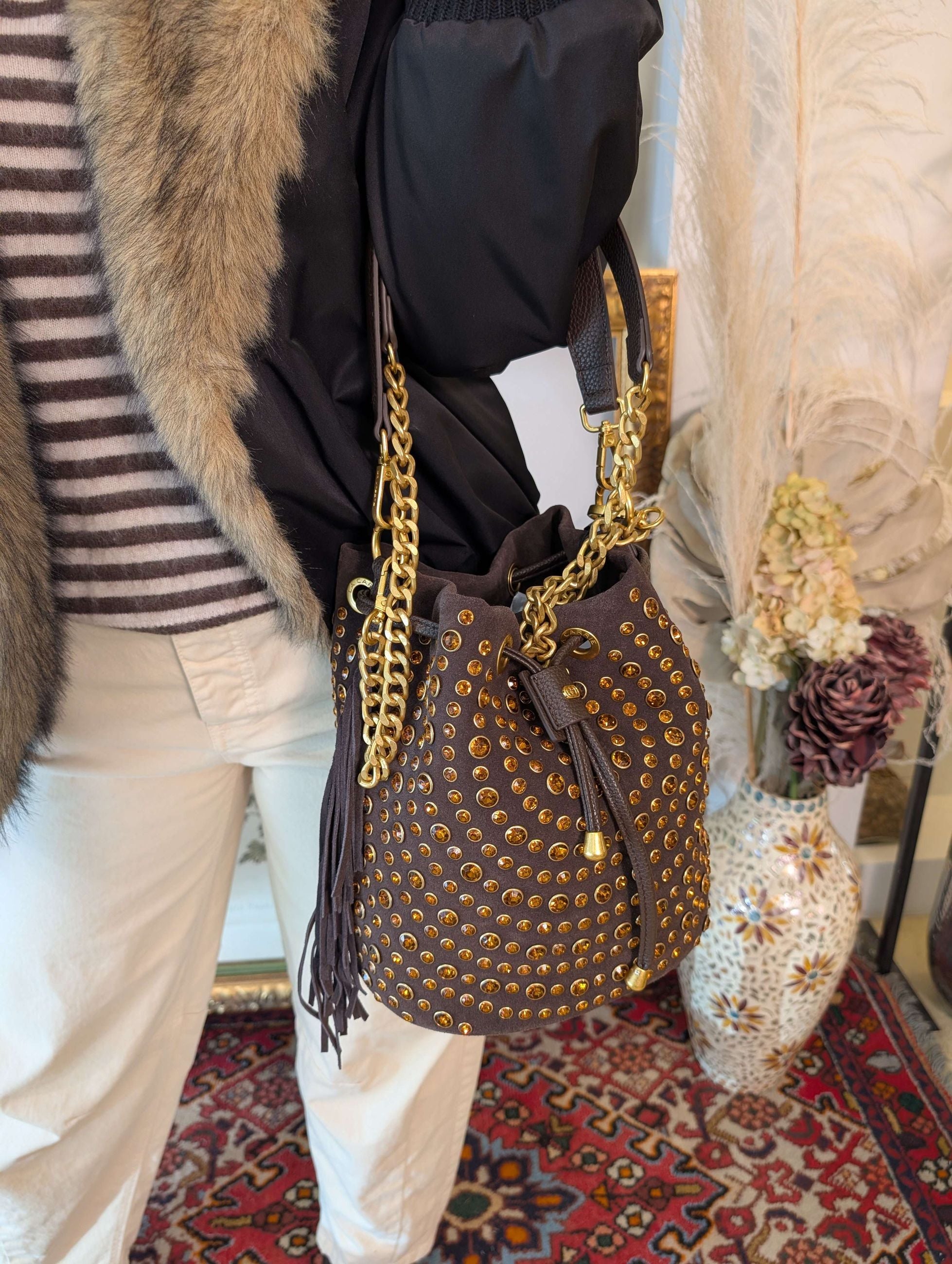 ANDROMEDA BUCKET SUEDE + PU LEATHER - La Carrie Bag