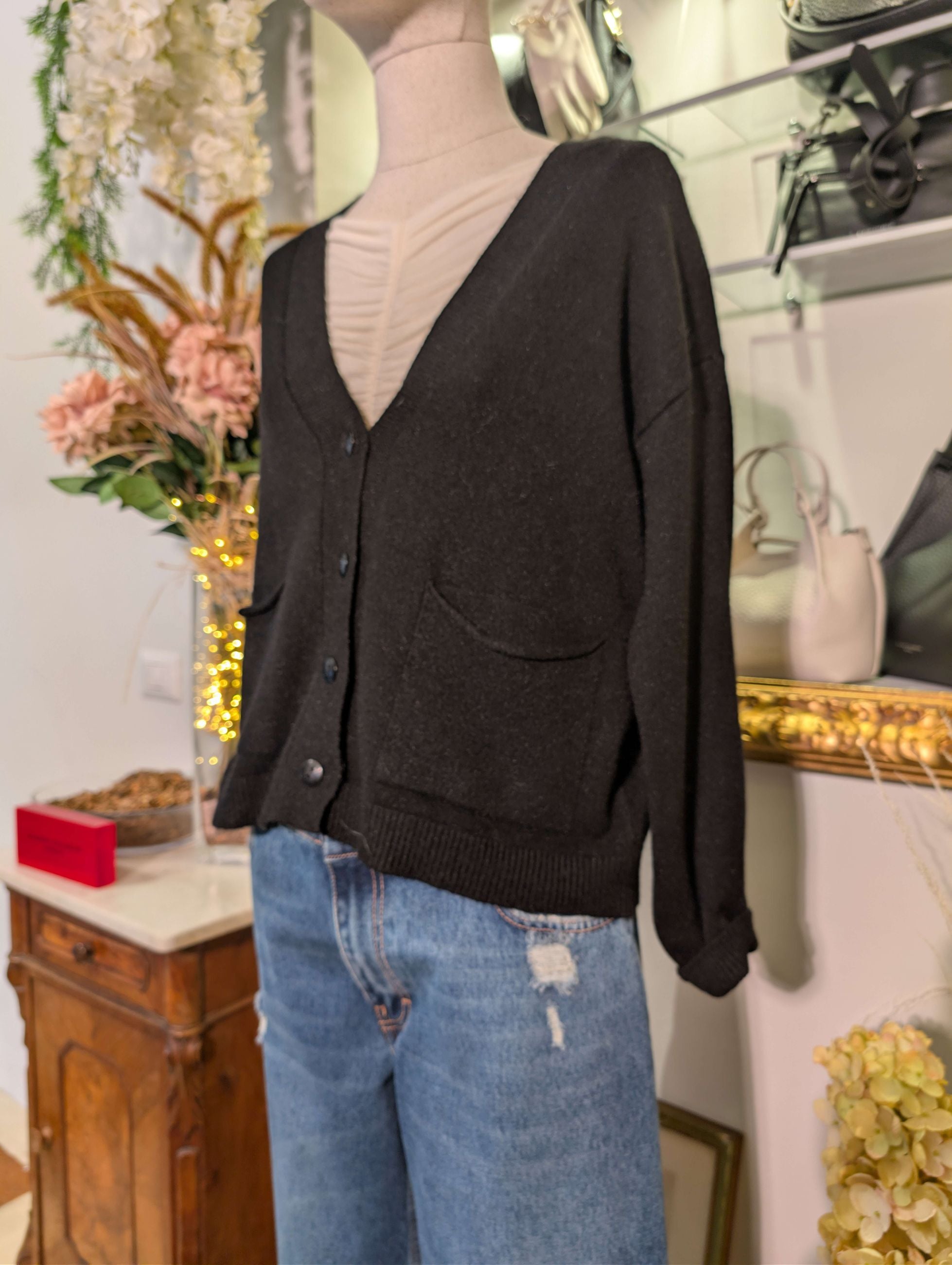 CARDIGAN SCOLLO V TASCHE - HAVE ONE