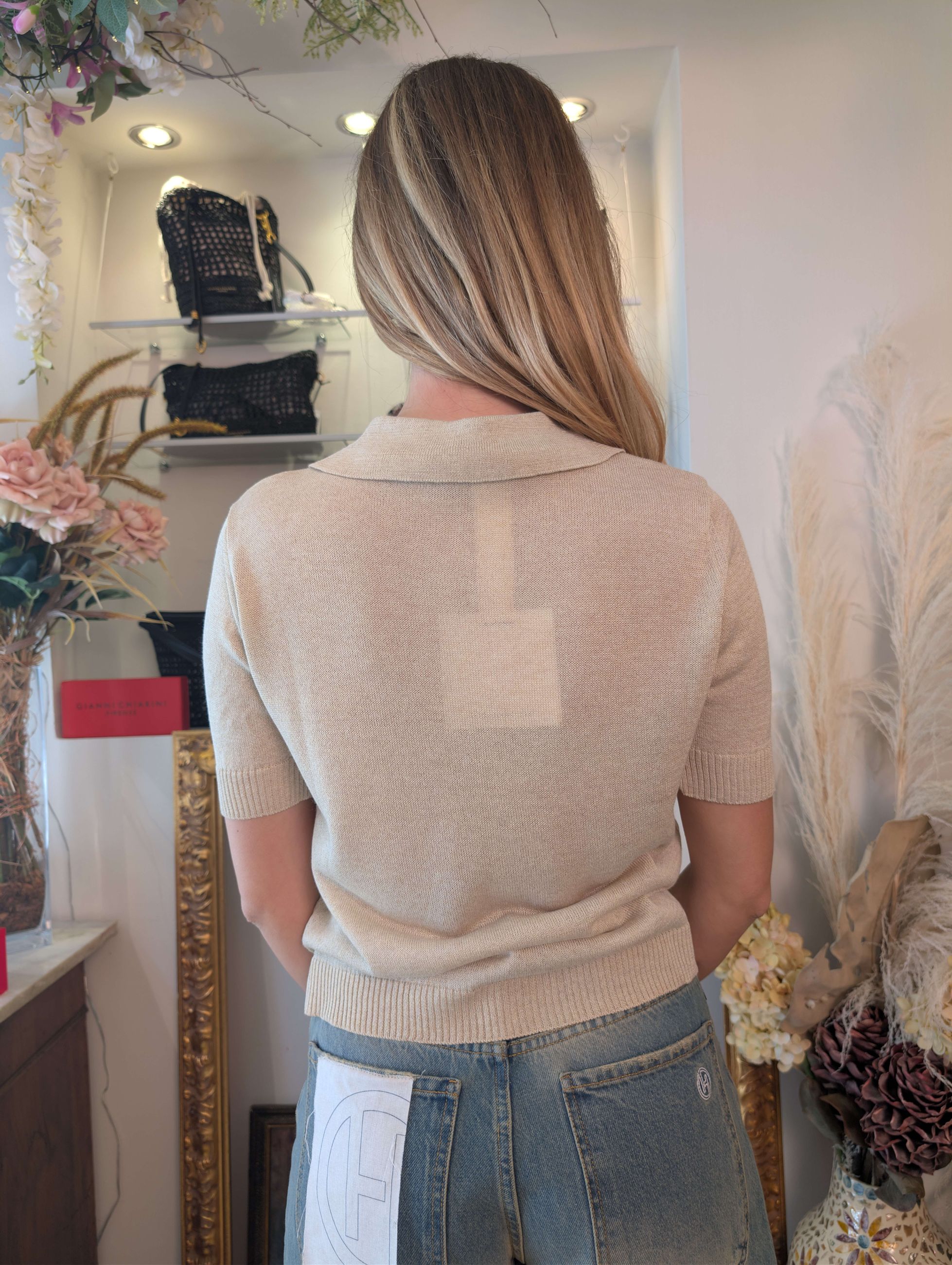 Polo in lurex con spilla - TENSIONE IN