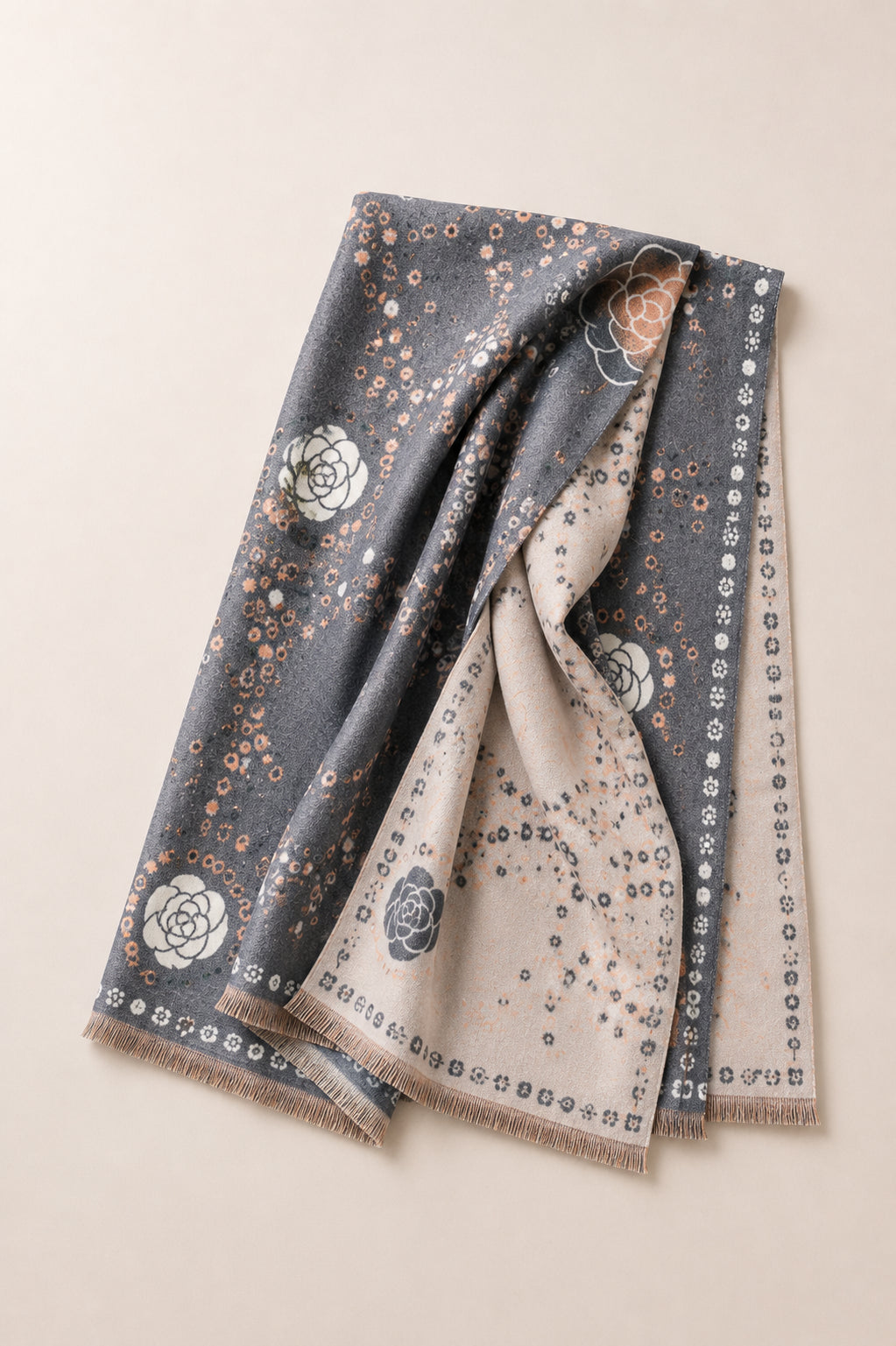 Maxi foulard con stampa floreale e geometrica - Sandro Ferrone