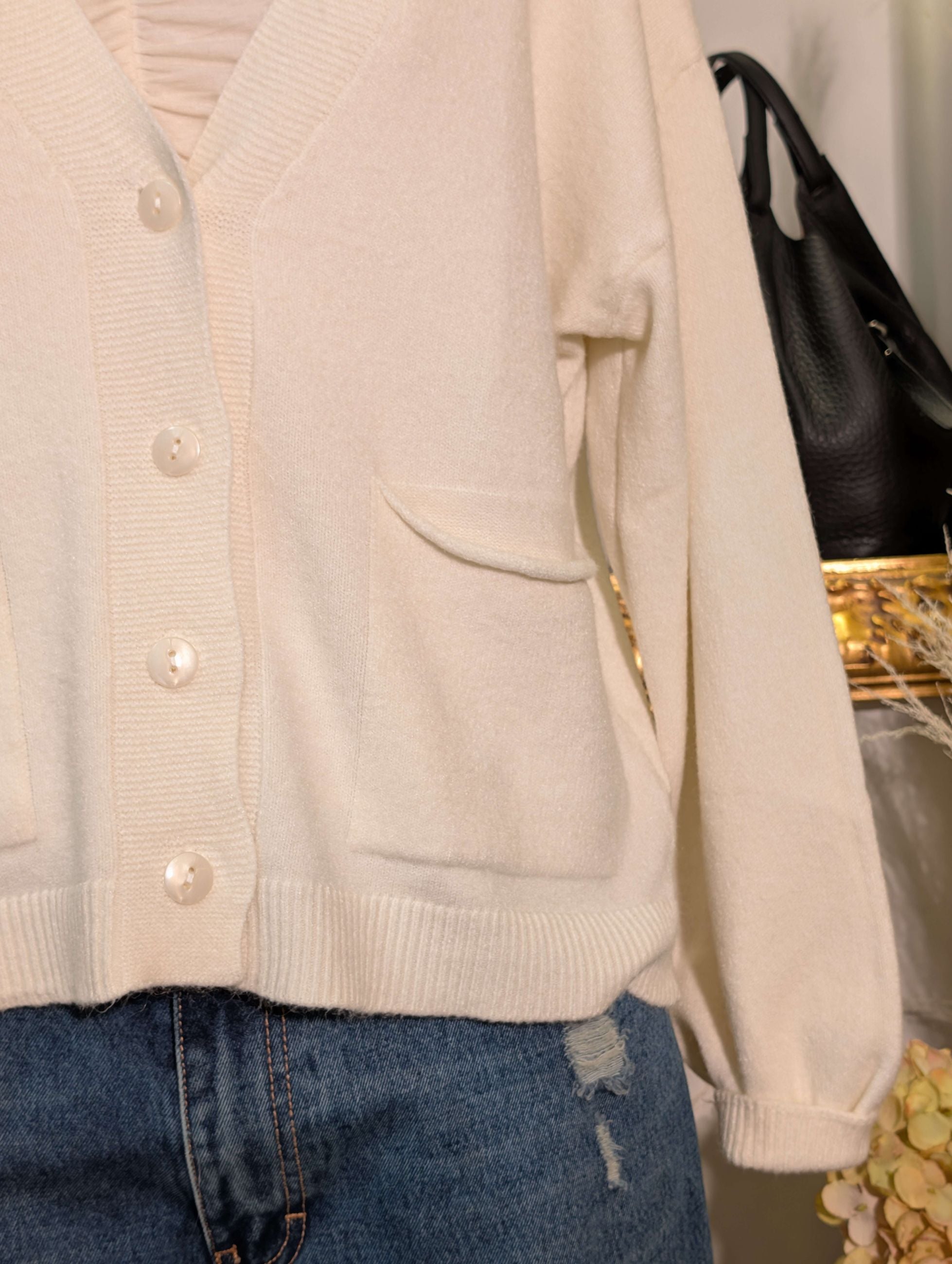 CARDIGAN SCOLLO V TASCHE - HAVE ONE