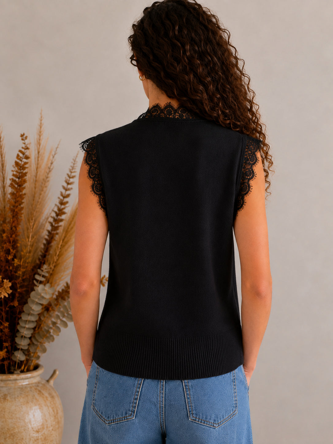 Gilet in pura lana con pizzo - TENSIONE IN