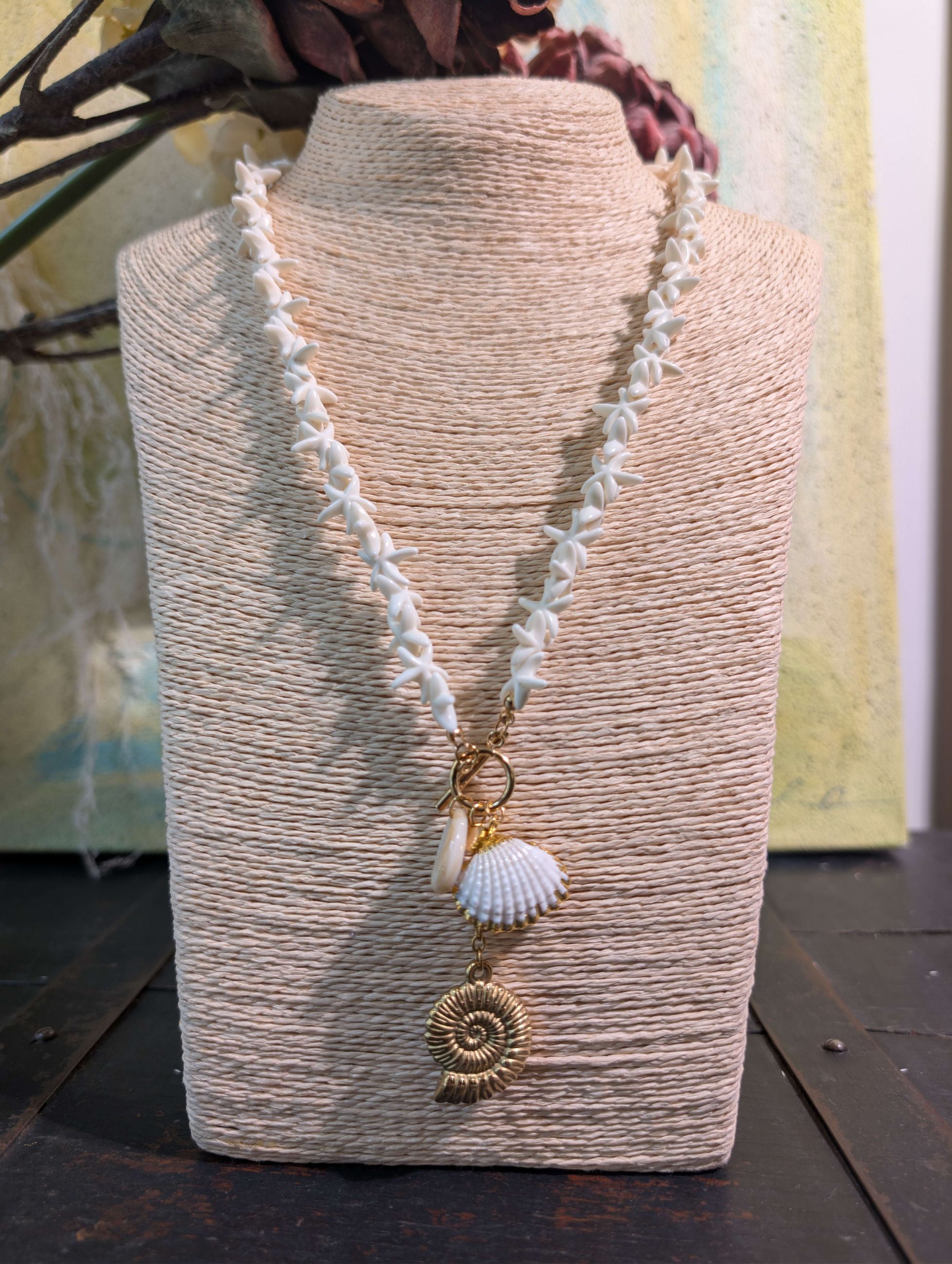 COLLANA LUNGA IN RESINA E CONCHIGLIA BIANCO - NALI'