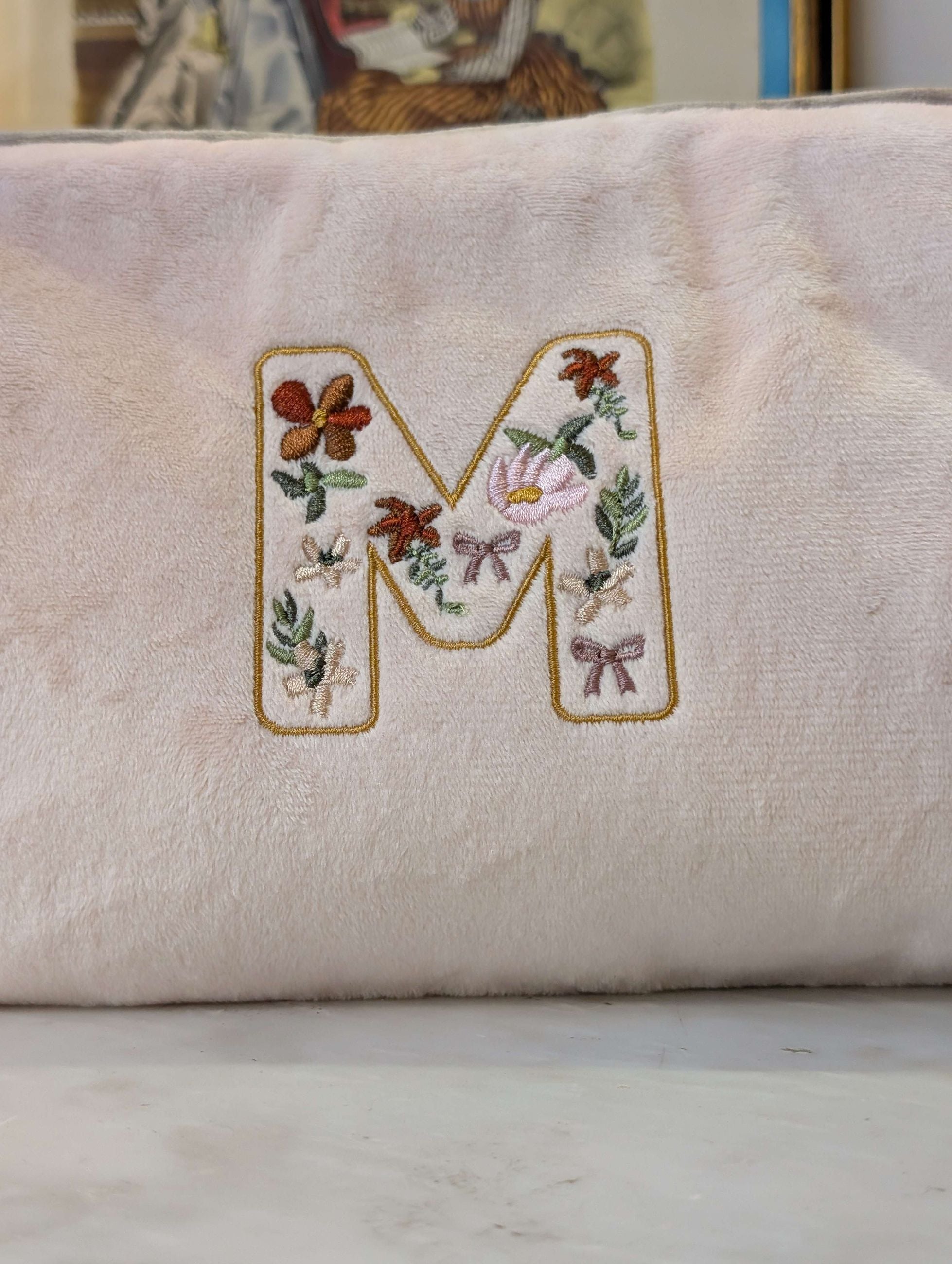 POUCH EMBROIDERY LETTERA M CIPRIA/TORTORA - NALI'