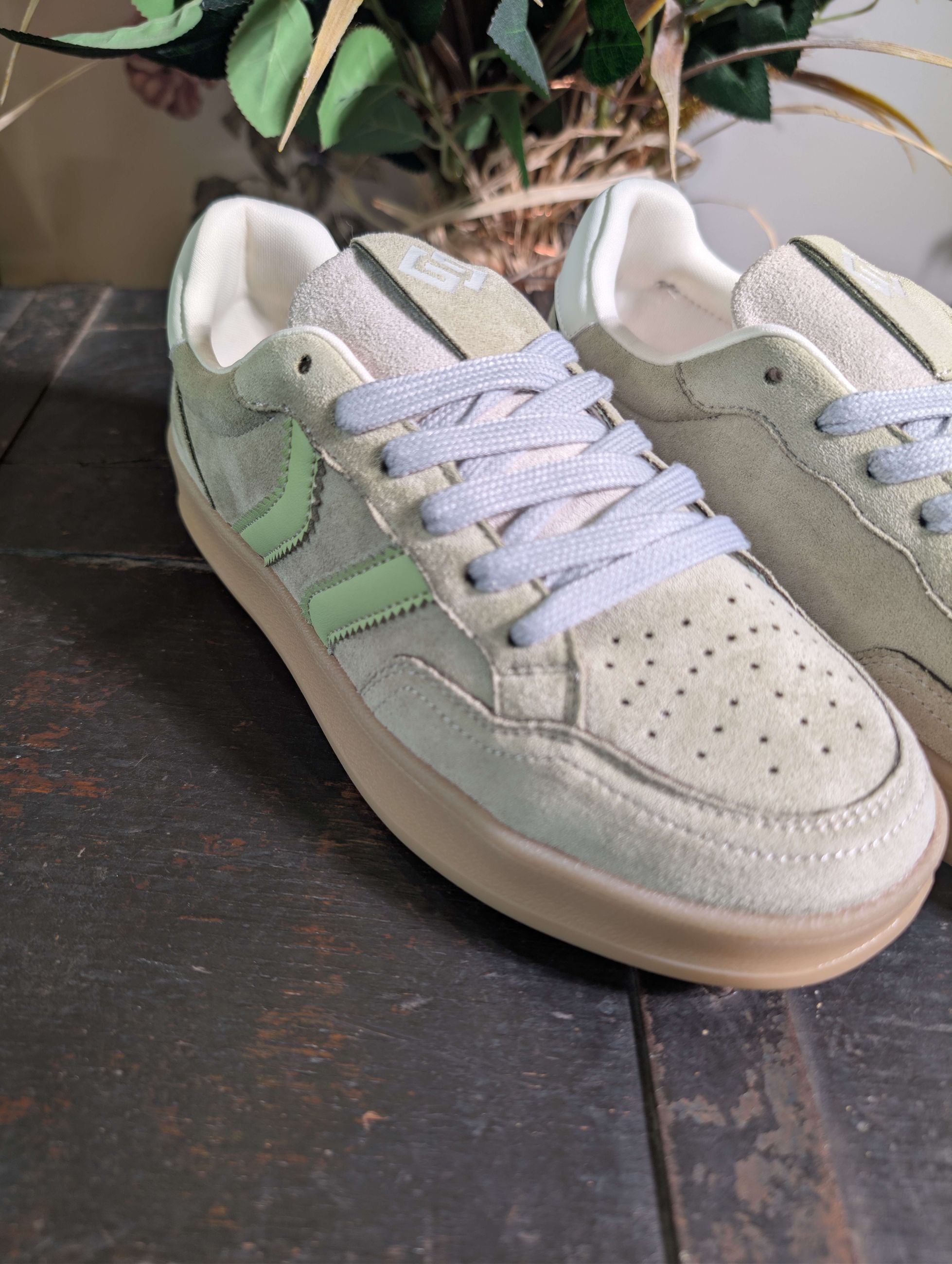 Sneaker in suede willow - GOLD & GOLD