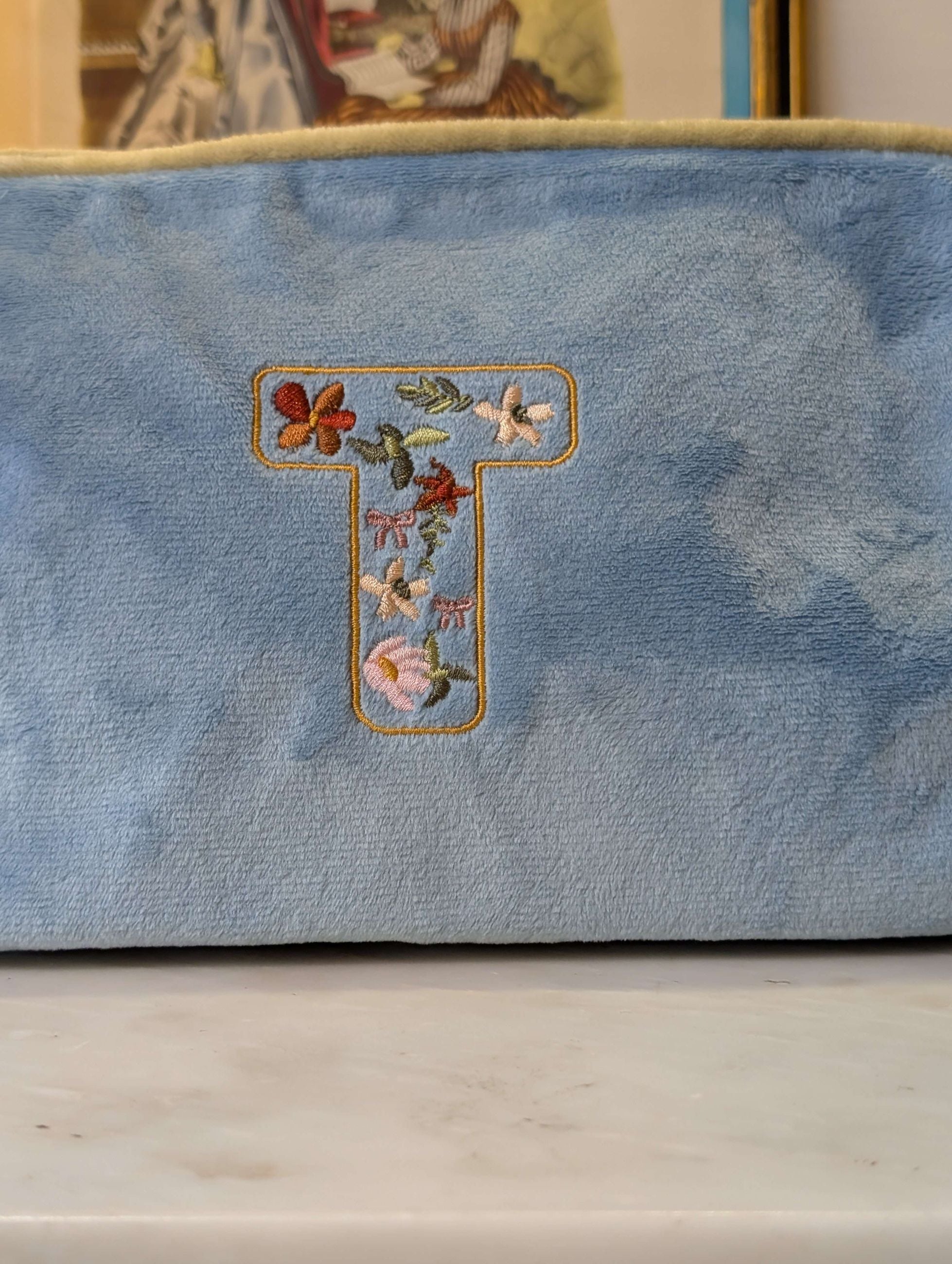 POUCH EMBROIDERY LETTERA T AZZURRO/VERDE - NALI'