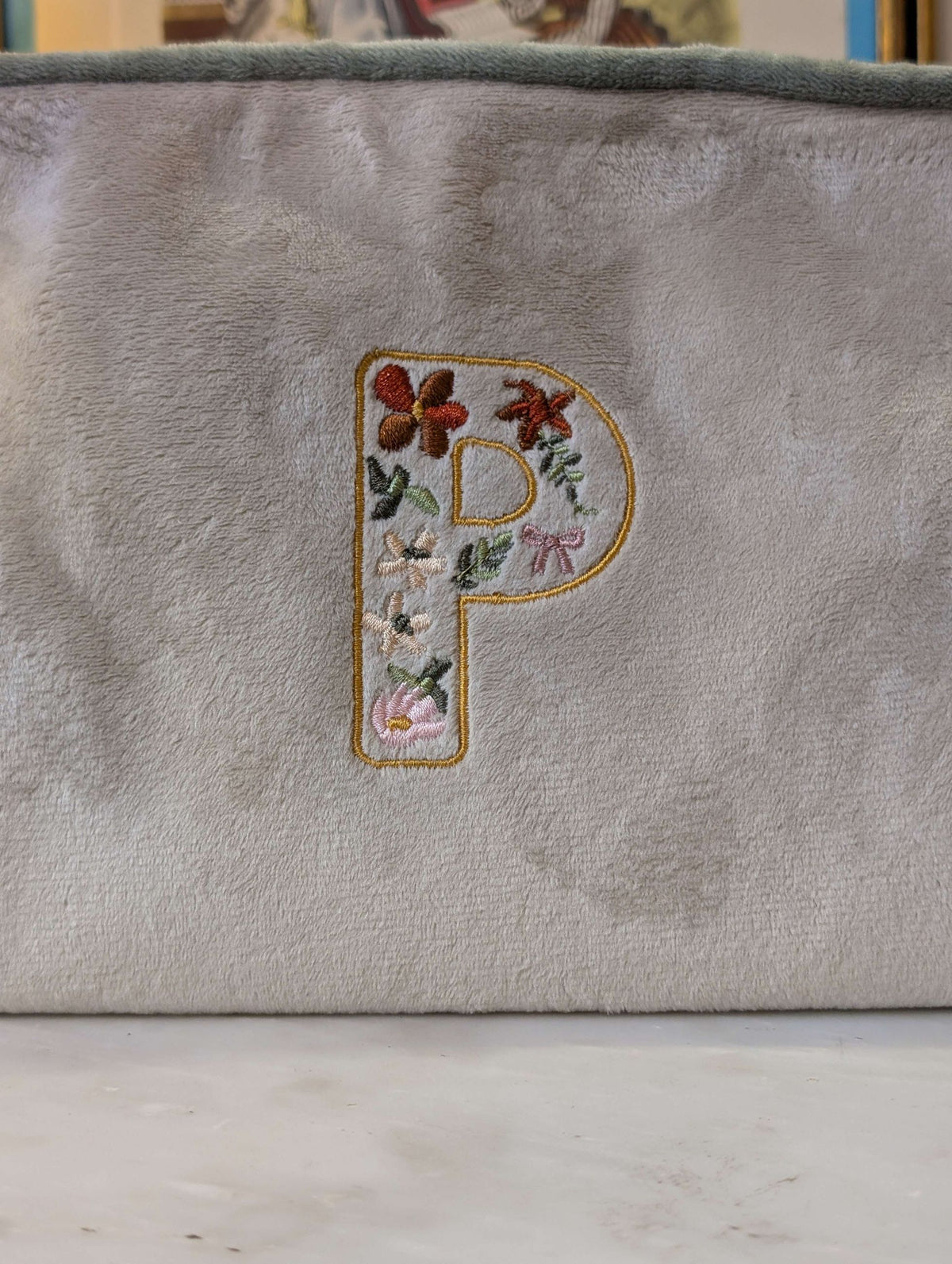 POUCH EMBROIDERY LETTERA P GRIGIO/VERDE - NALI'