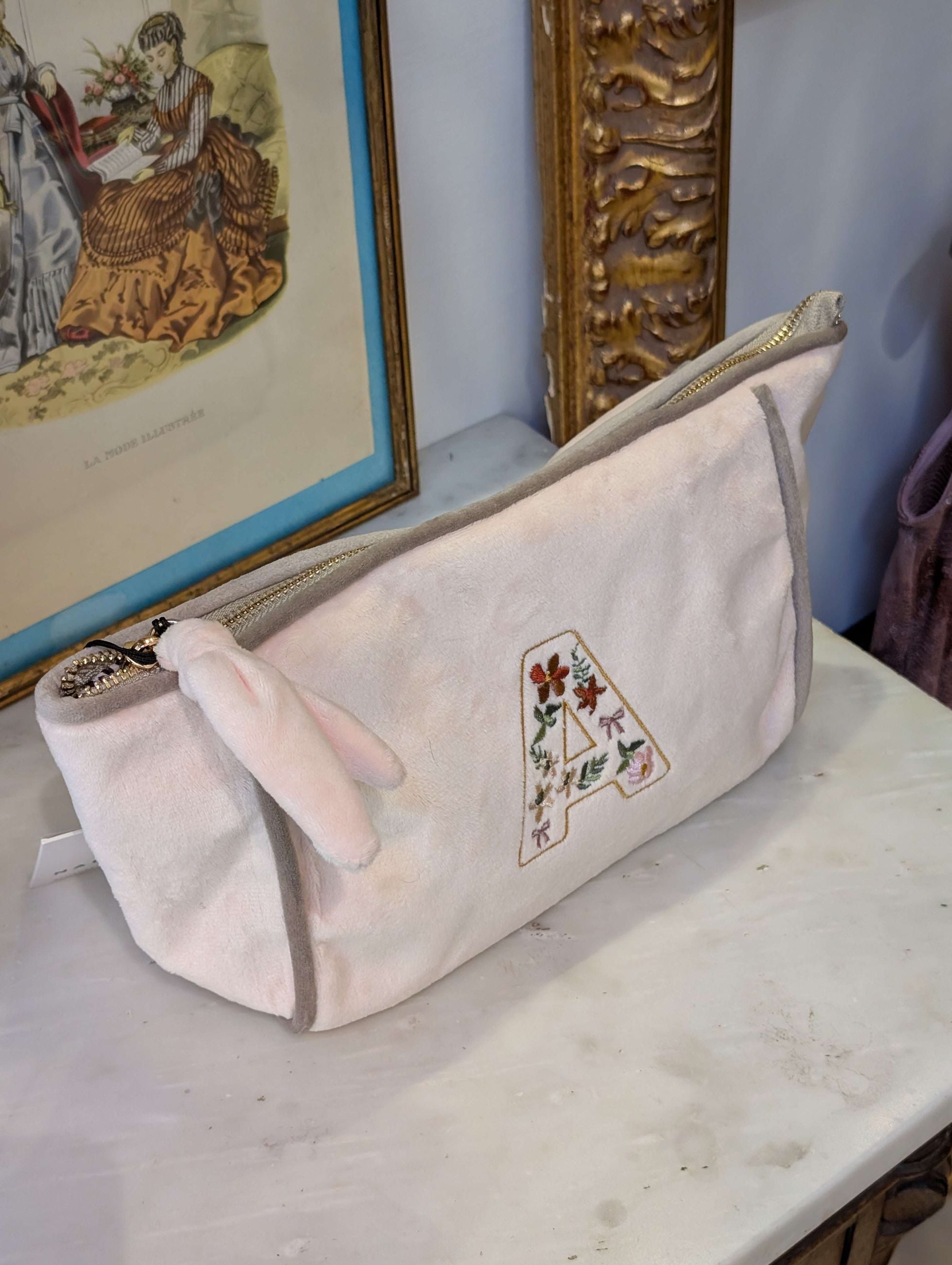POUCH EMBROIDERY LETTERA A CIPRIA/TORTORA - NALI'