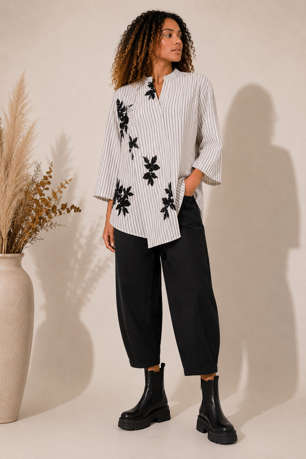 Camicia over a righe con applicazioni floreali - SHE_FLORENCE_LAB