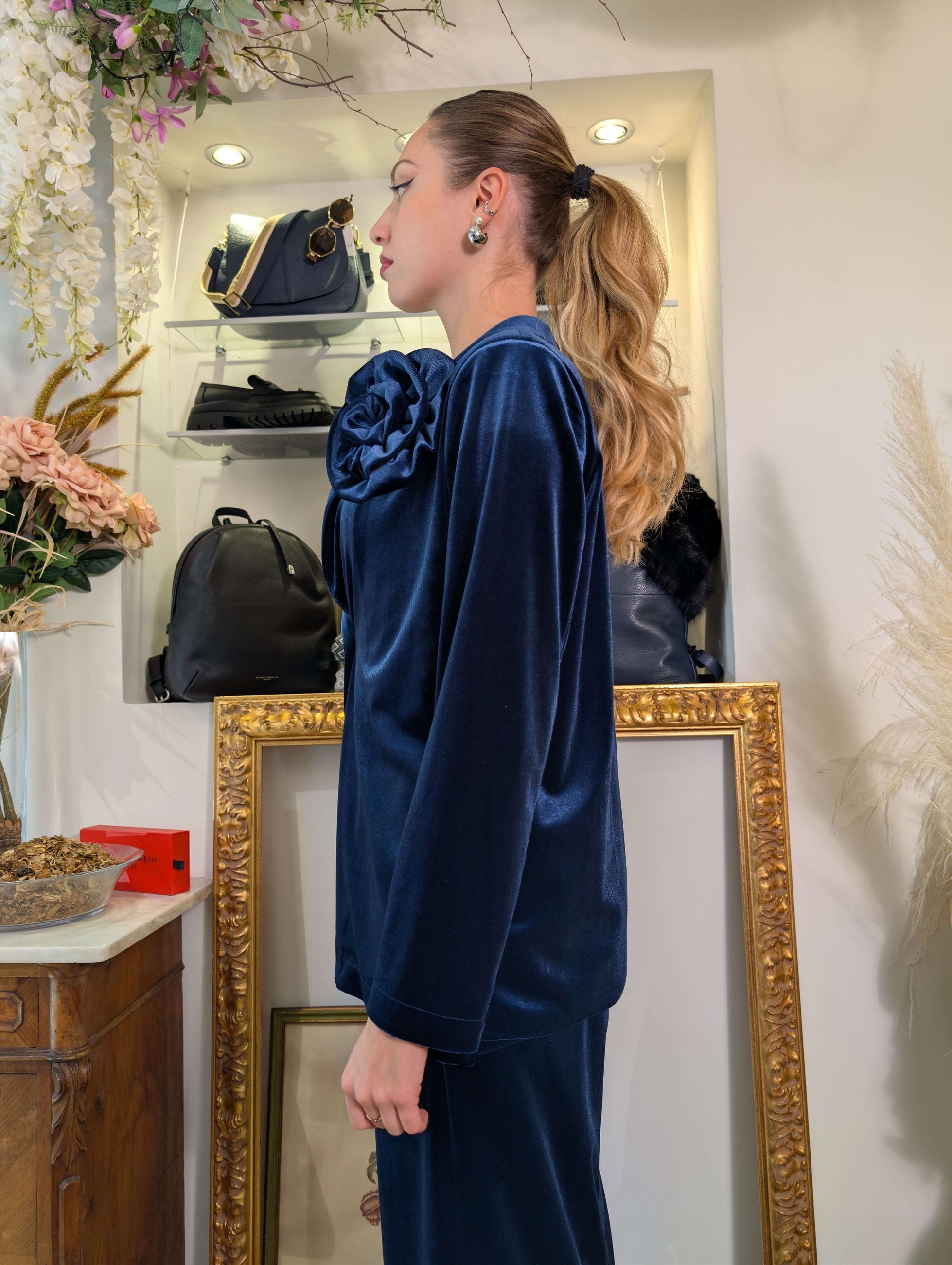 Giacca con spilla in velluto liscio - TENSIONE IN