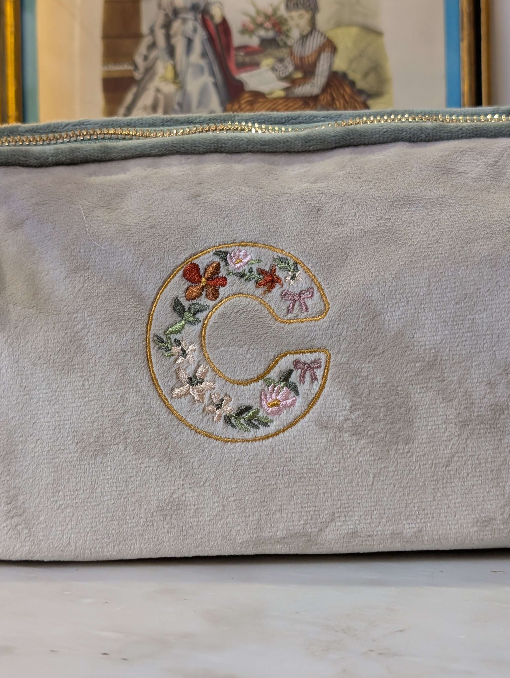 POUCH EMBROIDERY LETTERA C GRIGIO/VERDE - NALI'