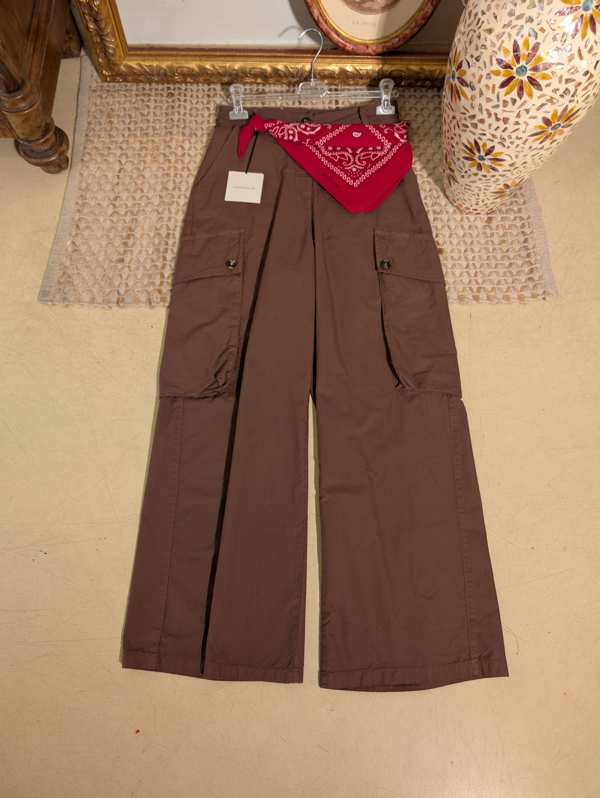 "Pantalone cargo in cotone vestibilità slouchy con bandana" - TENSIONE IN