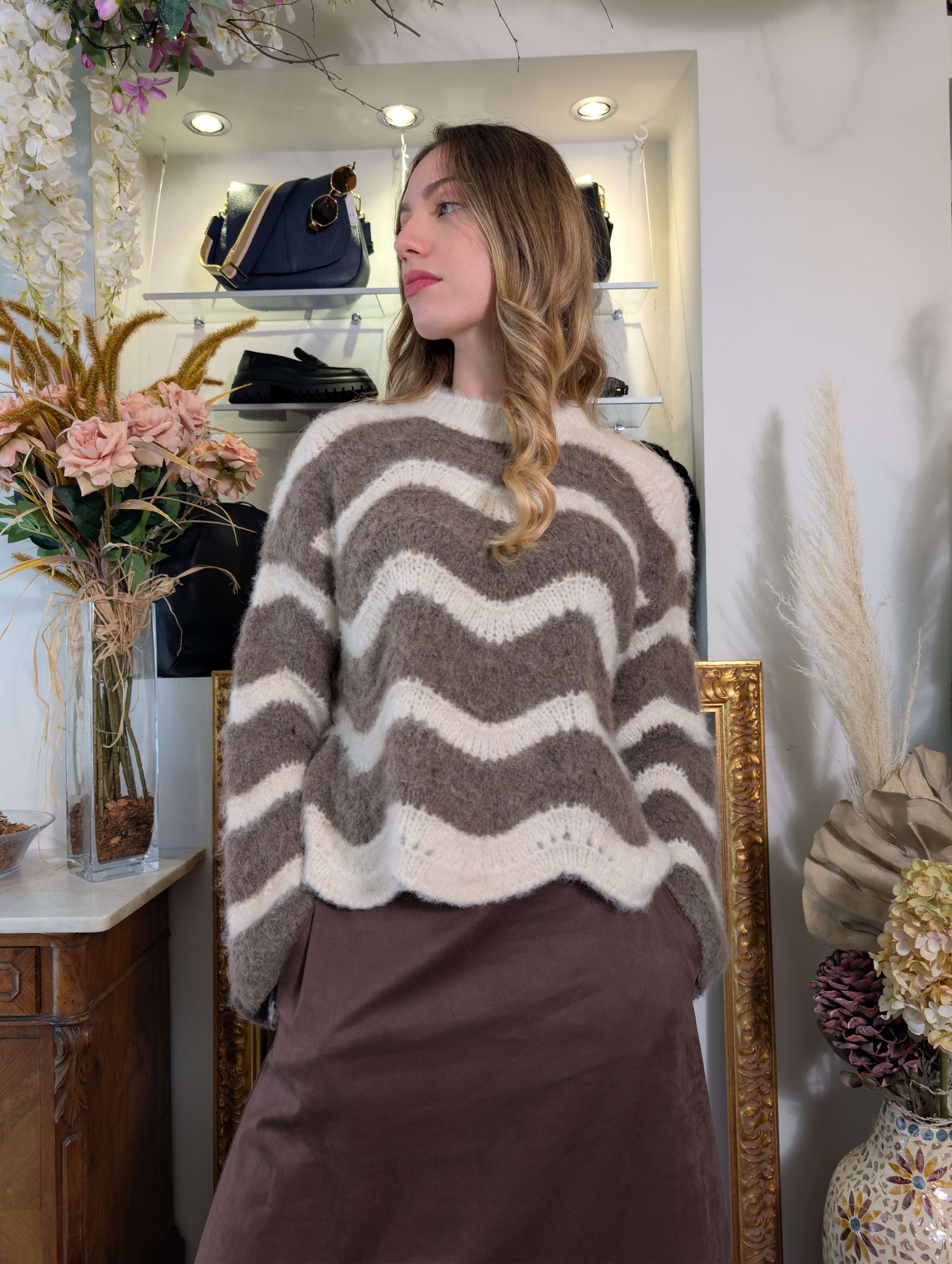 Maglia a righe ondulate panna e moka - PLEASE