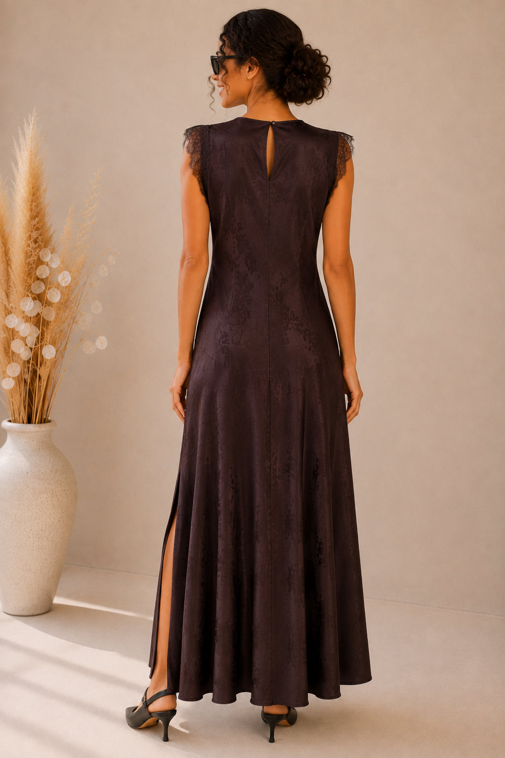 Abito lungo in raso jacquard con inserti in pizzo - VICOLO